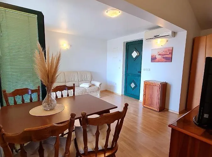 Appartement With A Parking Space - 18630 *