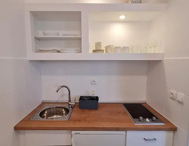 Appartement With A Parking Space - 18630 *