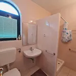 Apartament With A Parking Space - 18630 Murter